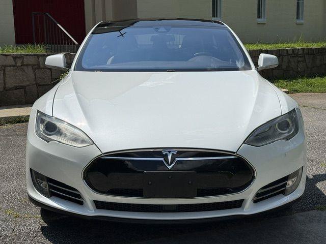 Used 2015 Tesla Model S 85 RWD image 2