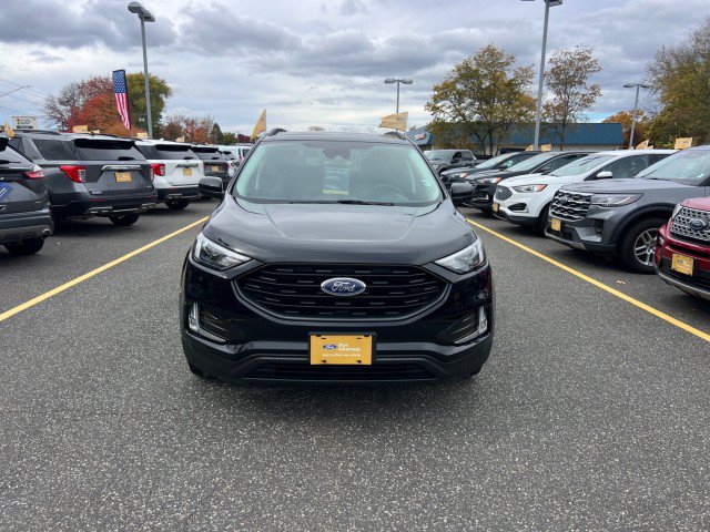 Certified 2022 Ford Edge SEL w/ Sport Appearance Package AWD/4WD image 2