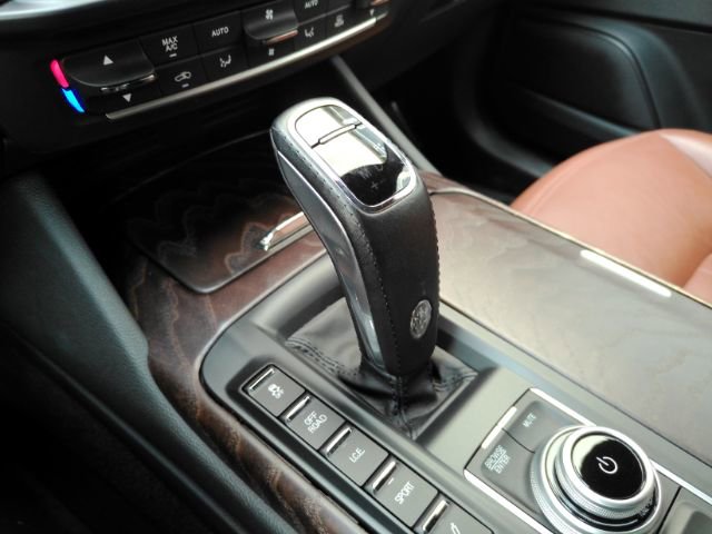 Used 2021 Maserati Levante AWD/4WD image 45