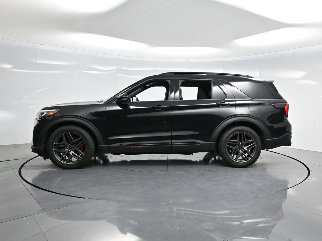 Used 2025 Ford Explorer ST AWD/4WD image 39