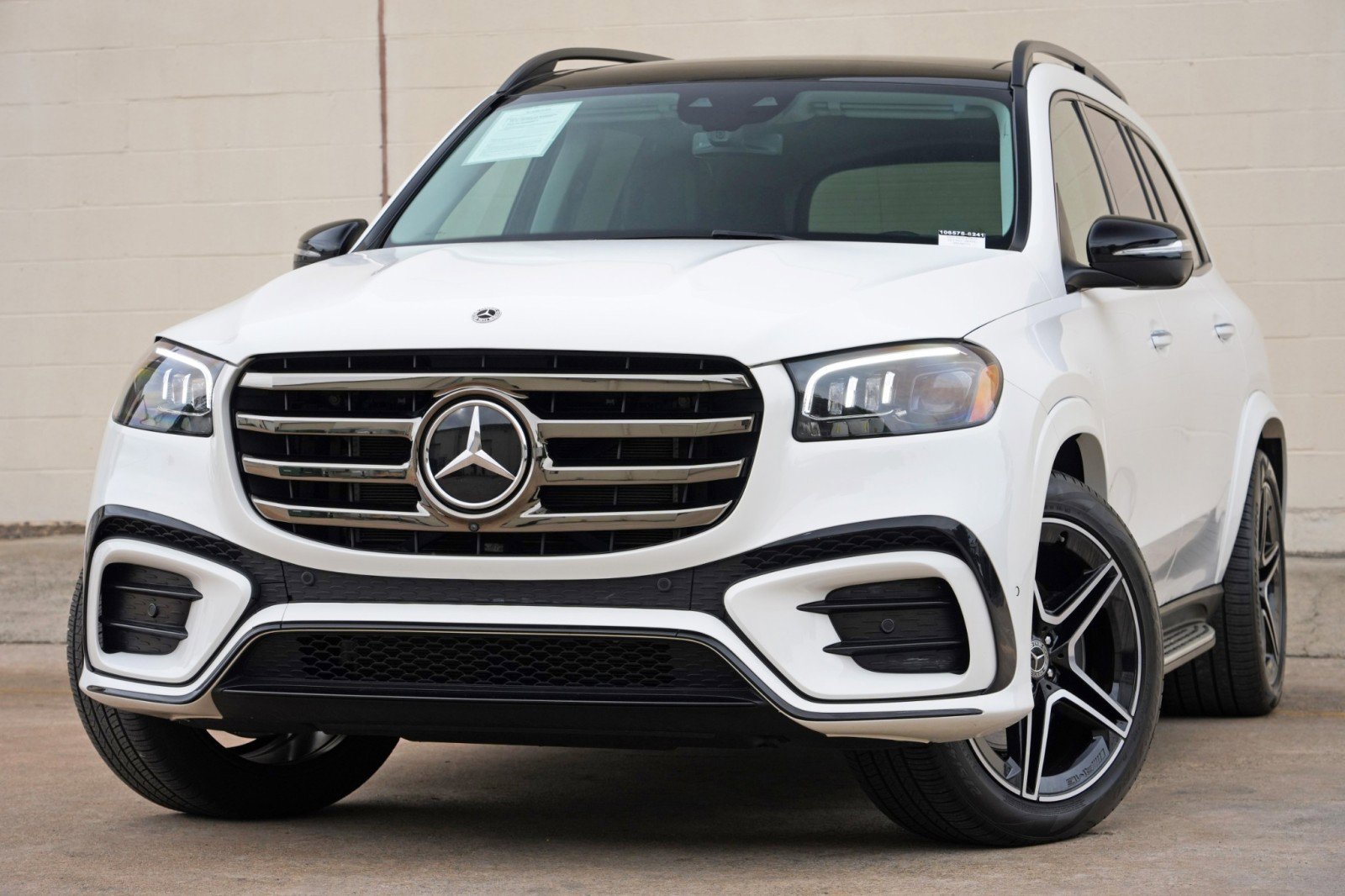 Used 2024 Mercedes-Benz GLS 450 4MATIC image 3