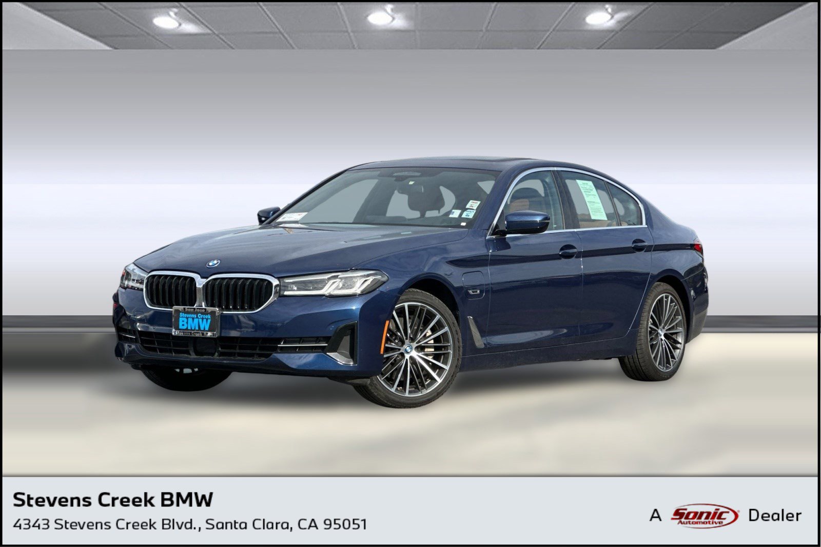 Used 2023 BMW 530e w/ Premium Package image 1