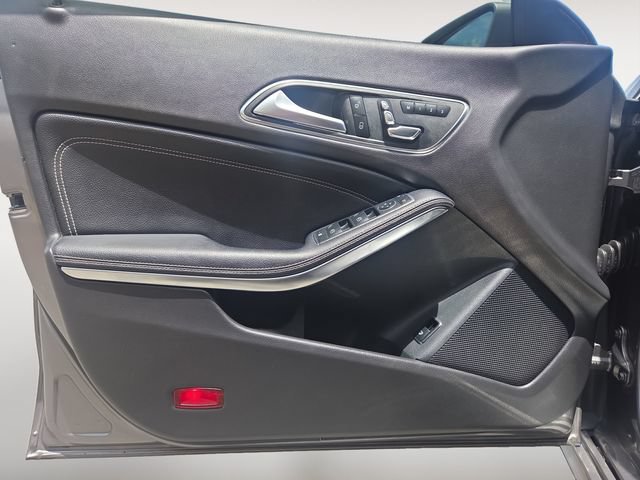 Used 2018 Mercedes-Benz CLA 250 4MATIC image 16
