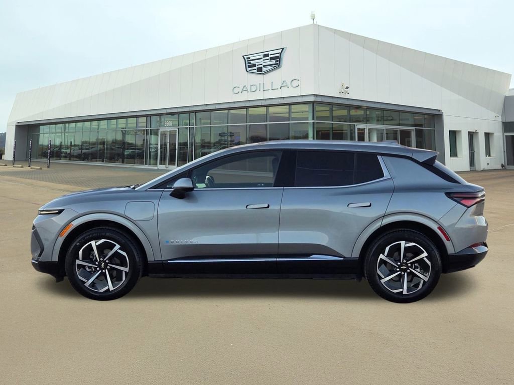 Used 2025 Chevrolet Equinox EV LT w/ Convenience Package image 3