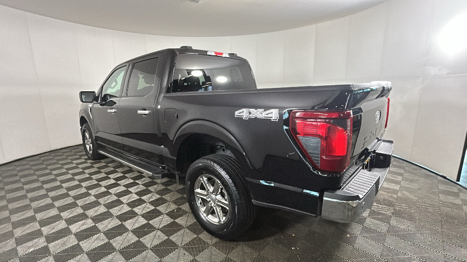 Used 2025 Ford F150 XLT w/ Equipment Group 301A Standard AWD/4WD image 5