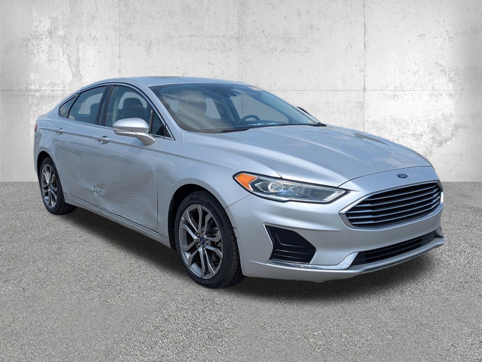 Used 2019 Ford Fusion SEL FWD image 2
