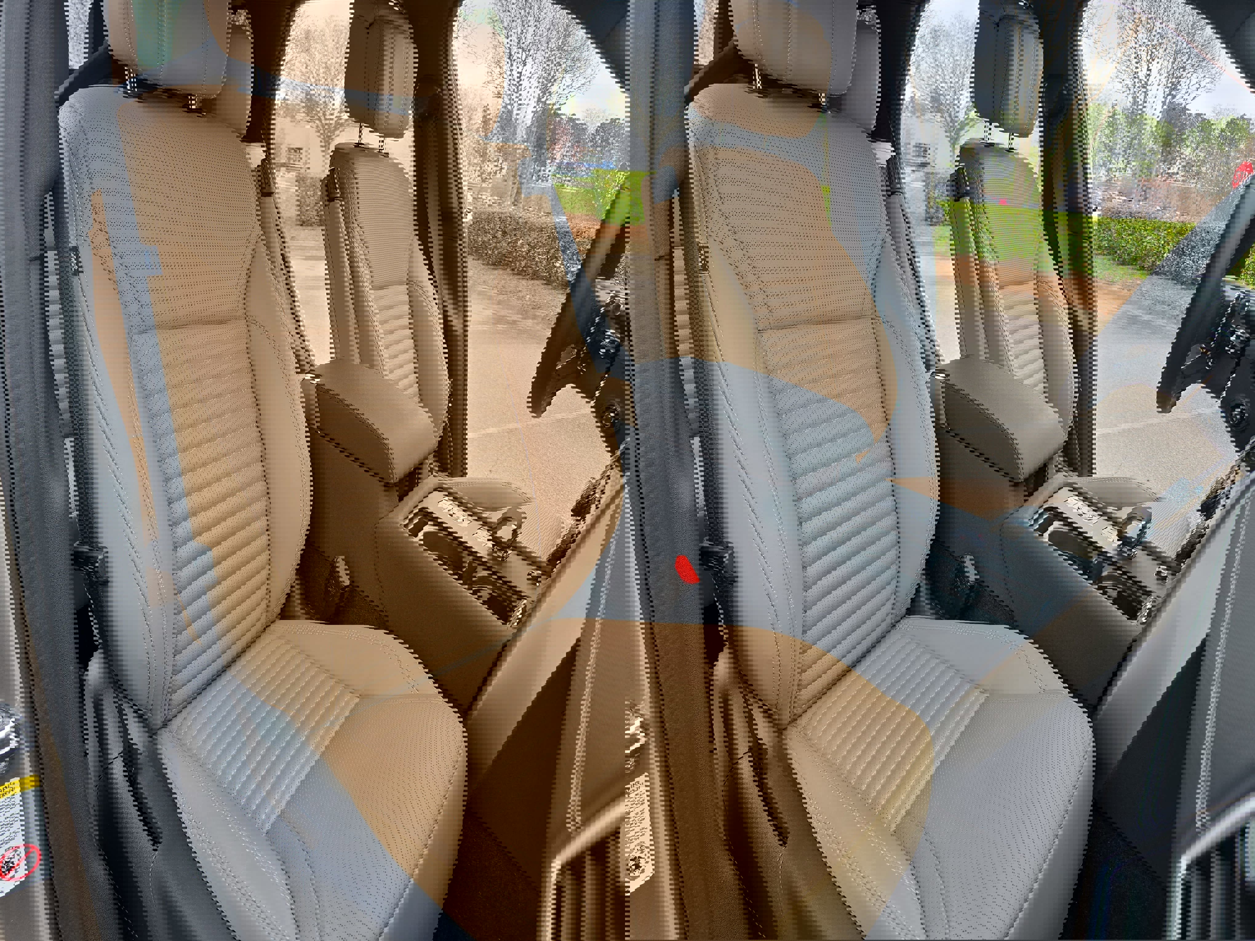 Certified 2025 Land Rover Discovery Dynamic SE image 10