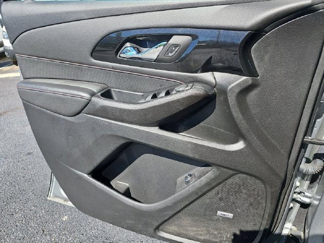 Used 2023 Chevrolet Traverse RS AWD/4WD image 27