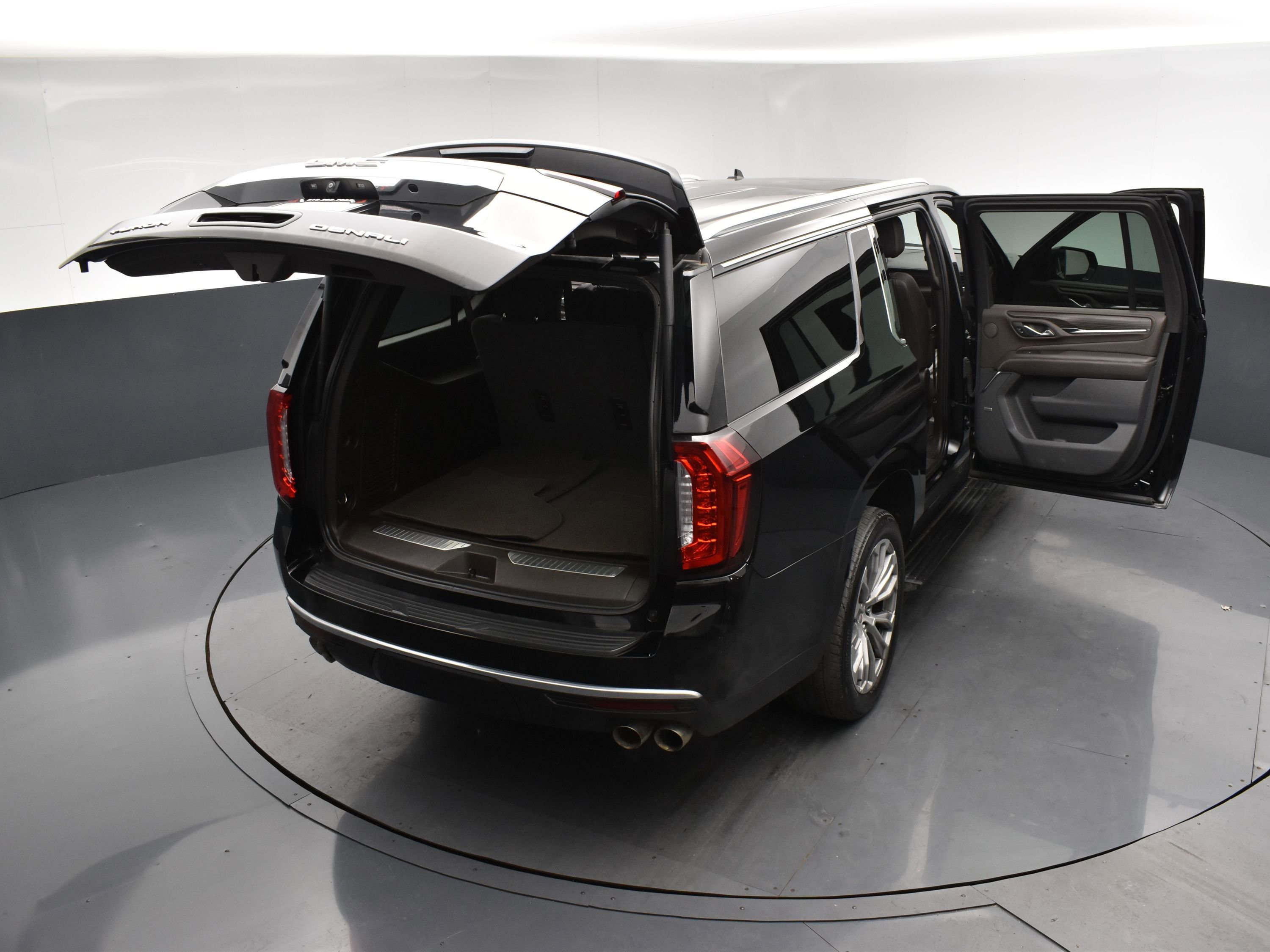 Used 2022 GMC Yukon XL Denali w/ Max Trailering Package image 29