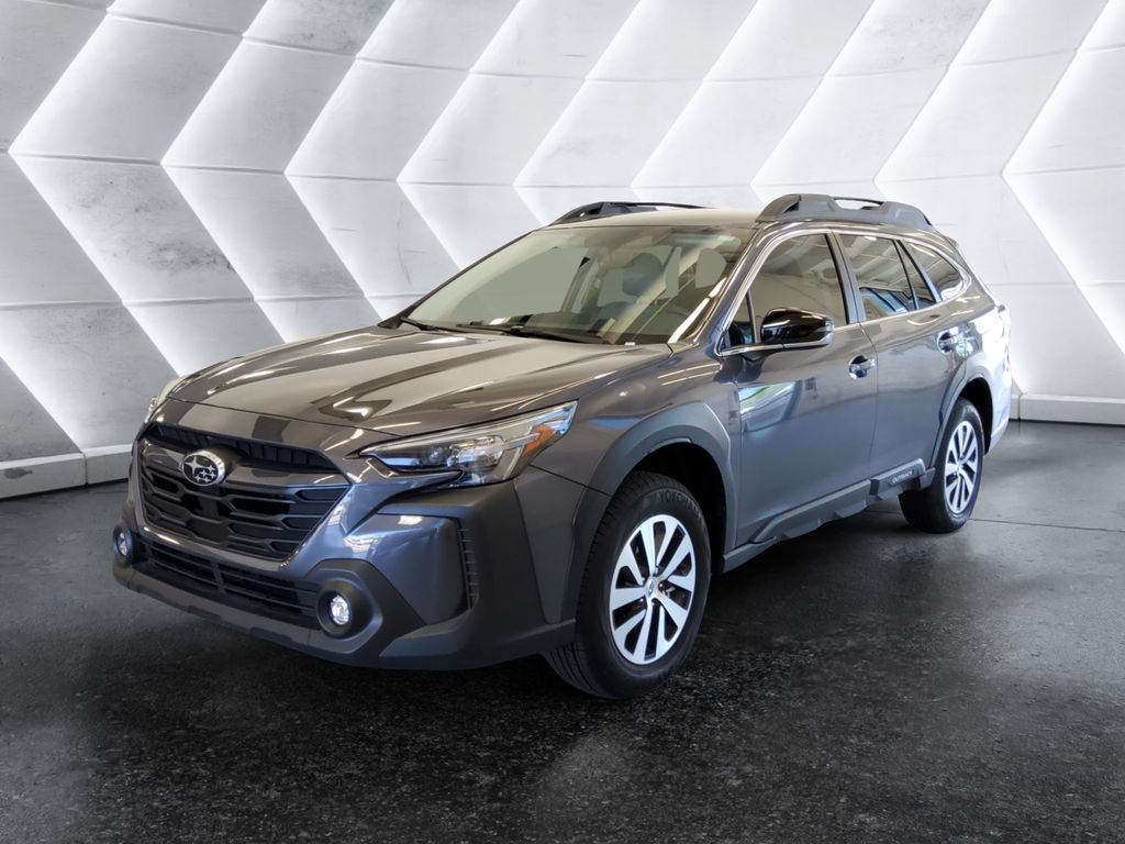 Used 2025 Subaru Outback Premium AWD/4WD image 3