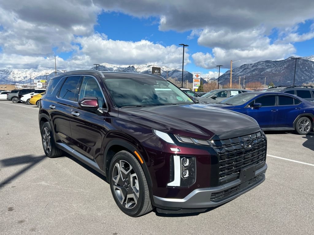 Used 2023 Hyundai Palisade Limited image 3