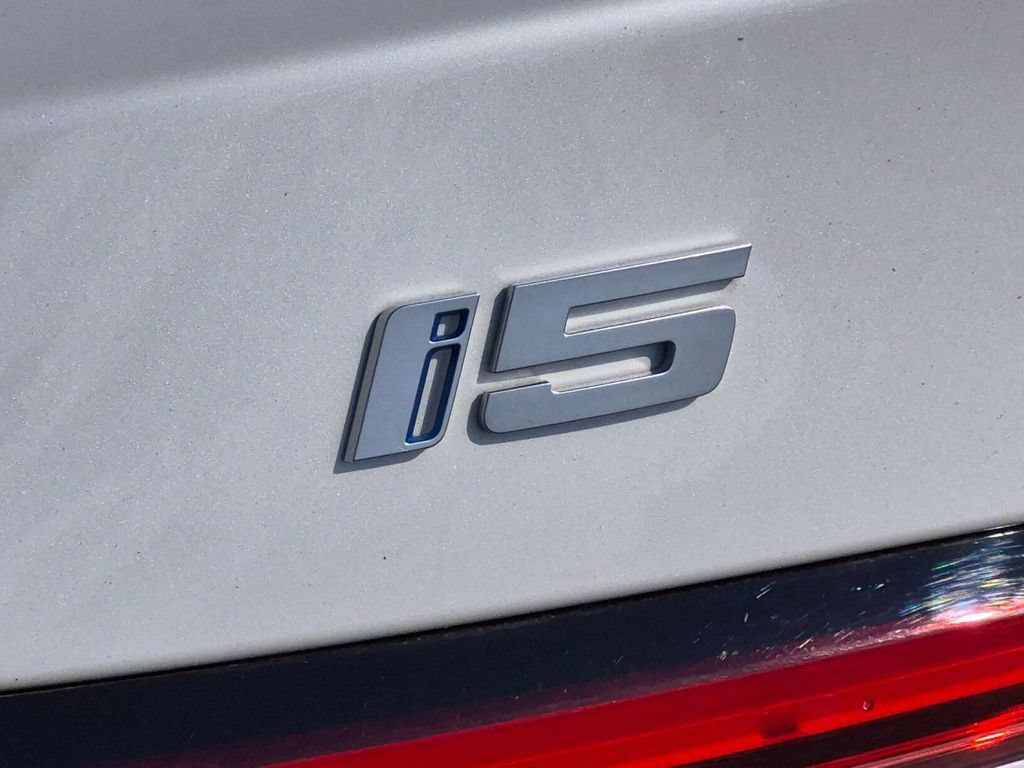 Used 2024 BMW i5 eDrive40i w/ M Sport Package RWD image 10