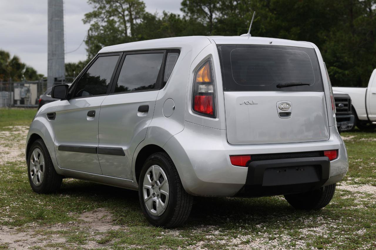 Used 2010 Kia Soul FWD image 5