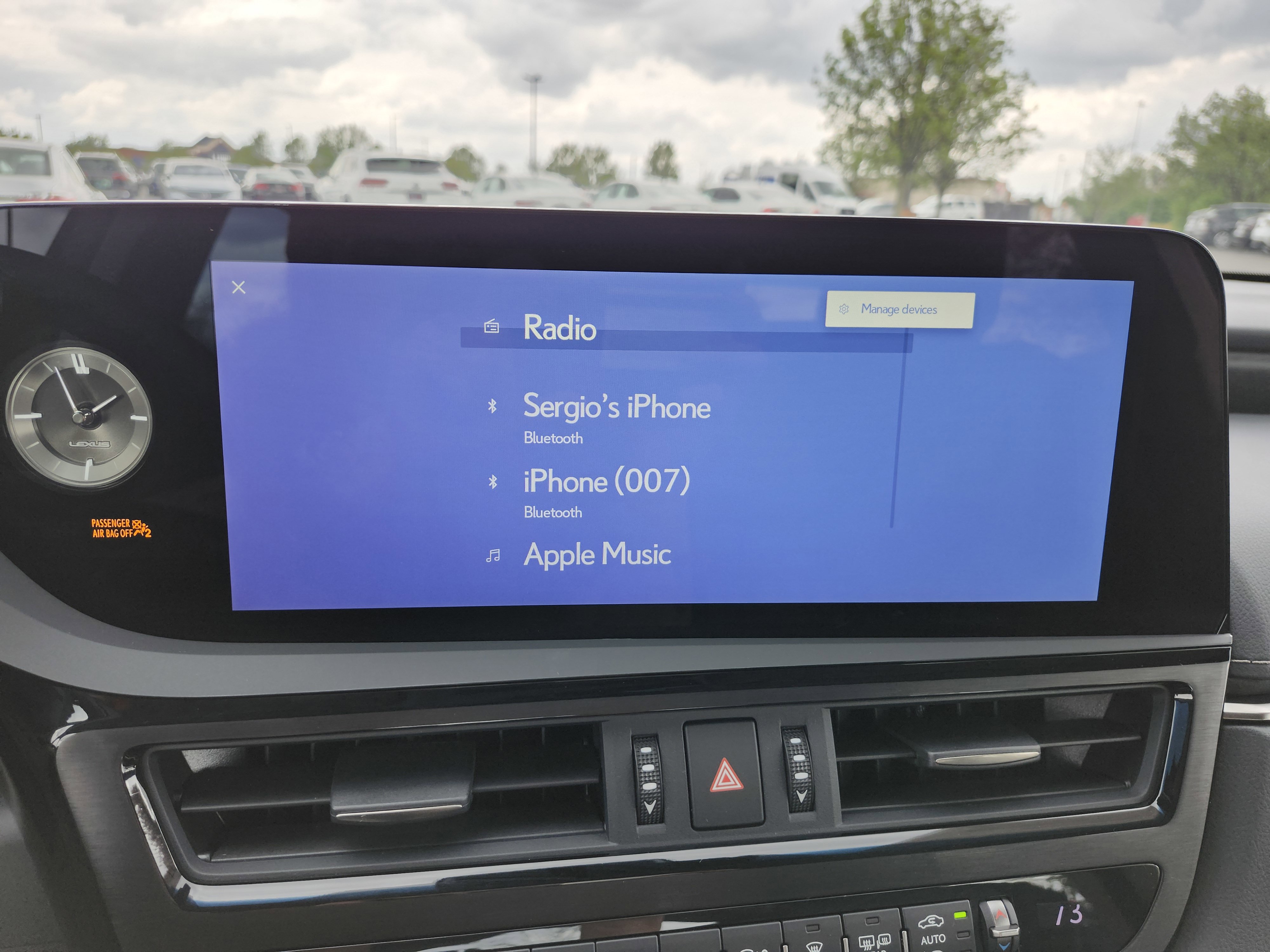 Used 2025 Lexus ES 300h Ultra Luxury w/ Accessory Package (Z2) image 8