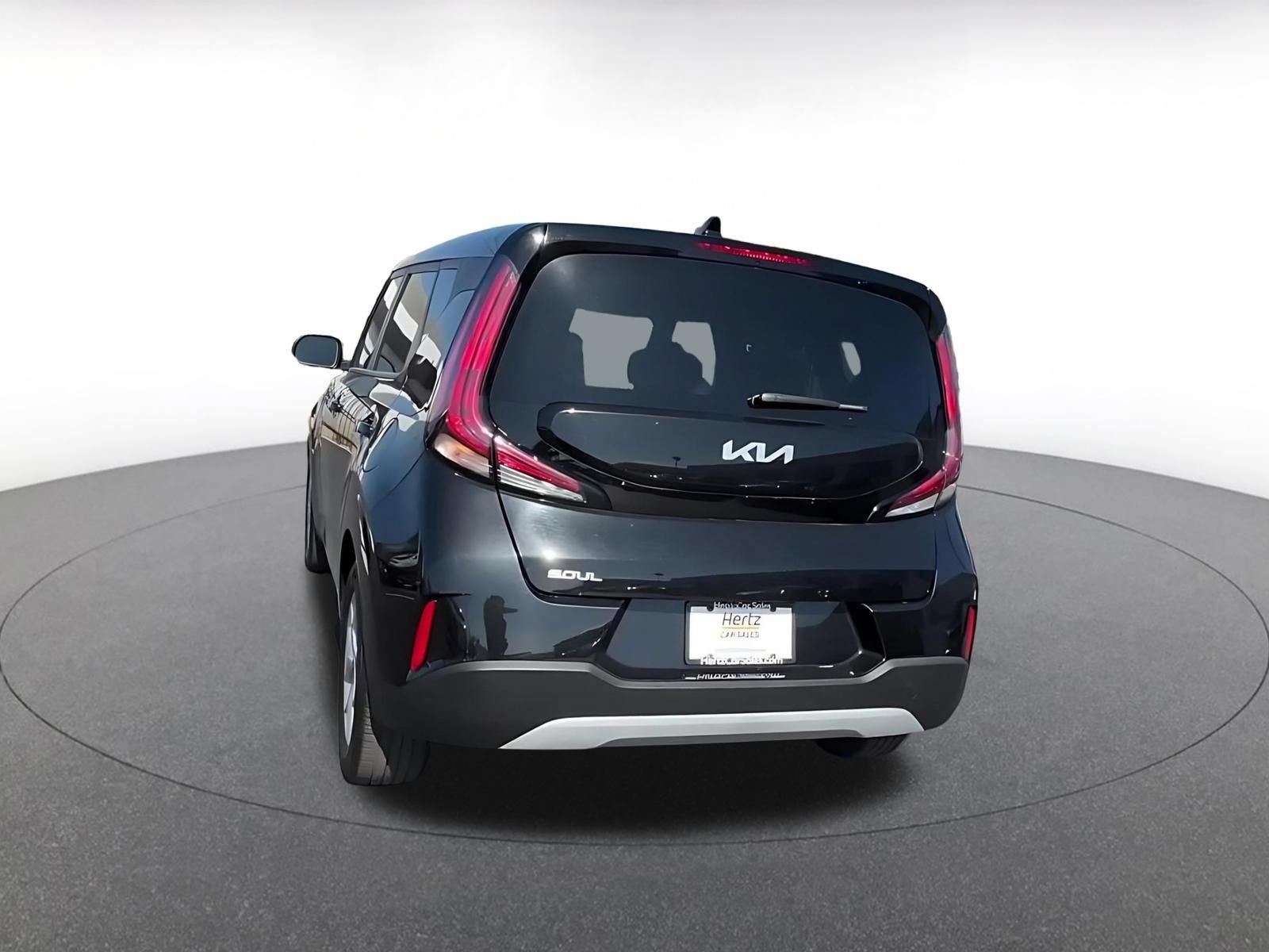 Used 2025 Kia Soul LX w/ LX Technology Package FWD image 11