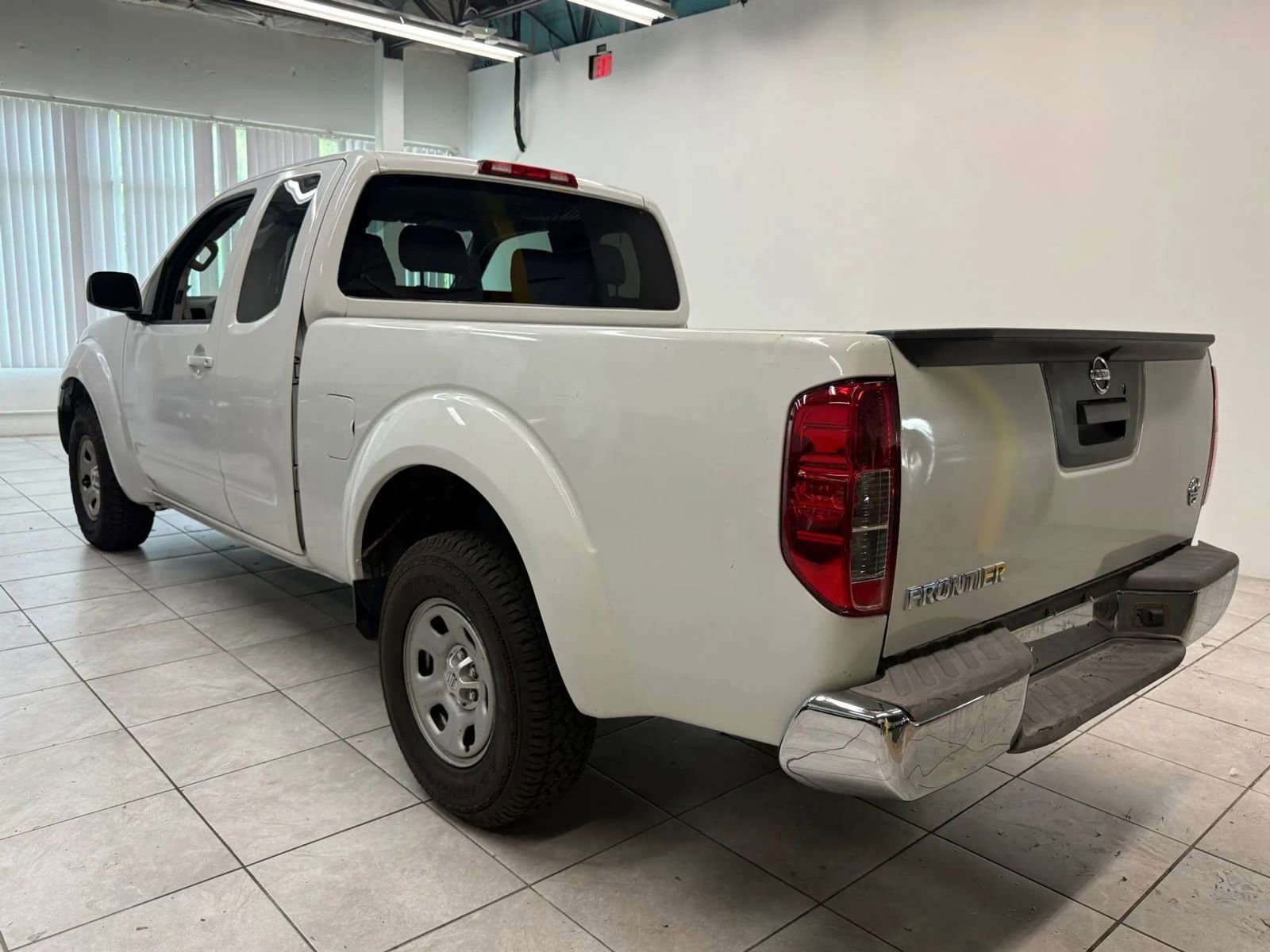 Used 2013 Nissan Frontier S image 7