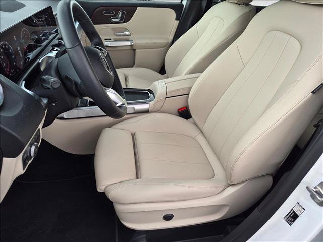 Used 2026 Mercedes-Benz GLB 250 4MATIC image 14