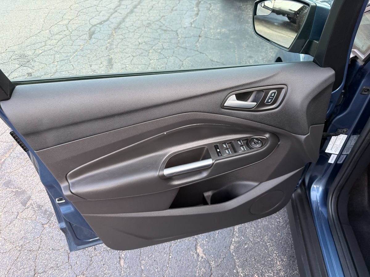 Used 2018 Ford C-MAX SE FWD image 23