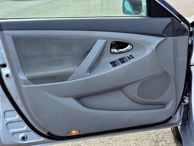 Used 2011 Toyota Camry LE image 26