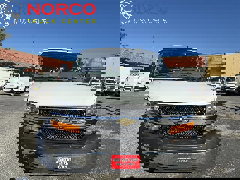 Used 2023 Chevrolet Express 2500 w/ Driver Convenience Package image 5