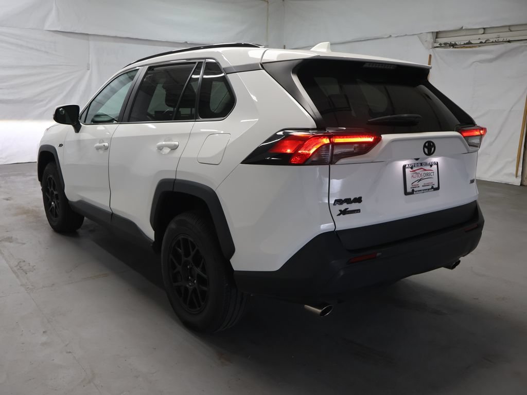 Used 2022 Toyota RAV4 XLE FWD image 5