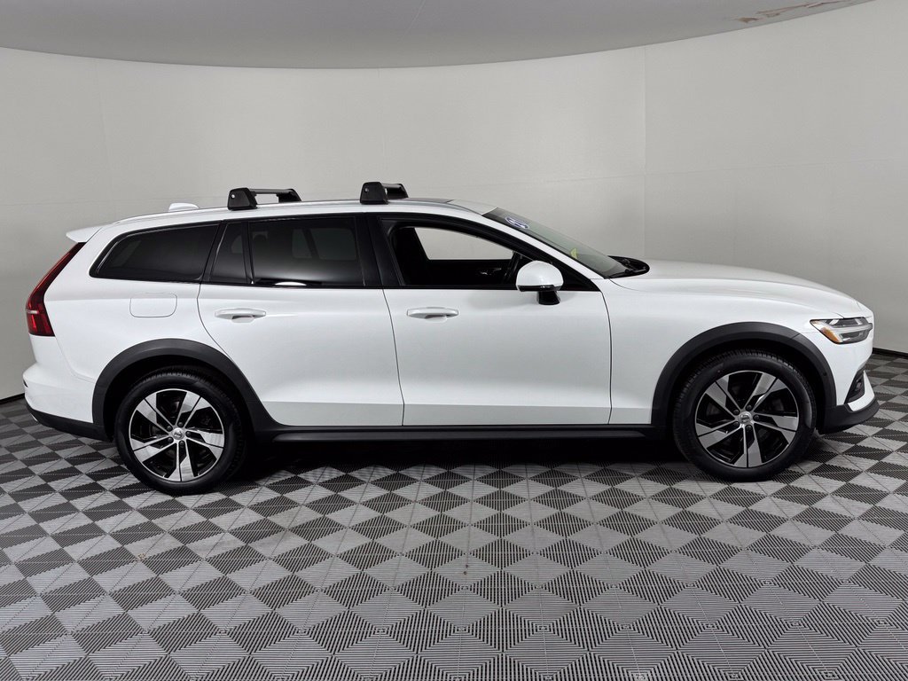 Used 2021 Volvo V60 T5 Cross Country w/ Climate Package AWD/4WD image 4