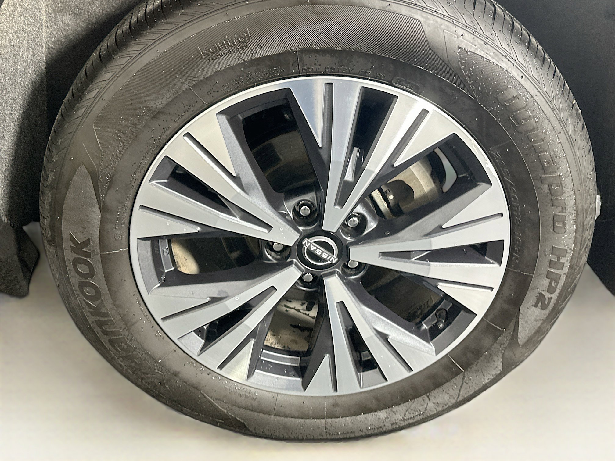 Used 2023 Nissan Rogue SV image 11