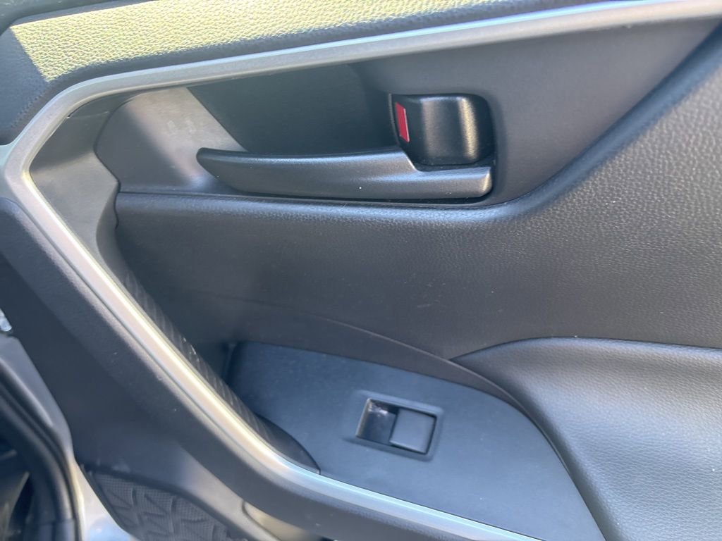 Used 2020 Toyota RAV4 LE w/ All Weather Liner Package AWD/4WD image 26