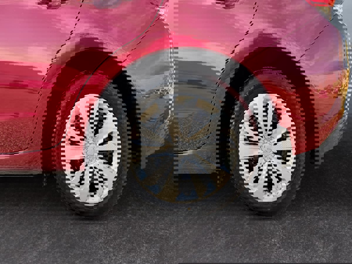 Used 2017 Subaru Impreza 2.0i image 9