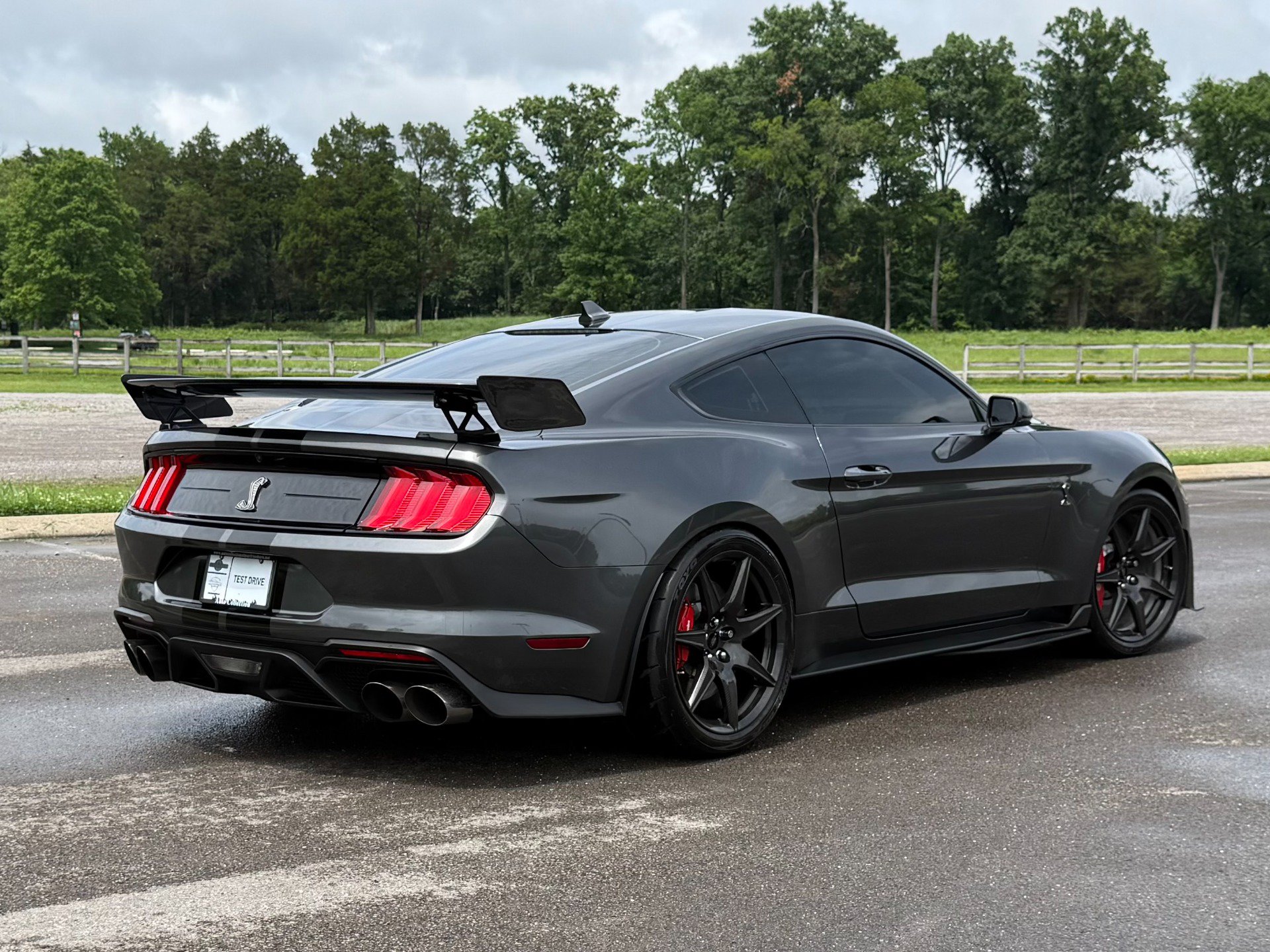 Used 2020 Ford Mustang Shelby GT500 w/ Carbon Fiber Track Pack RWD image 17