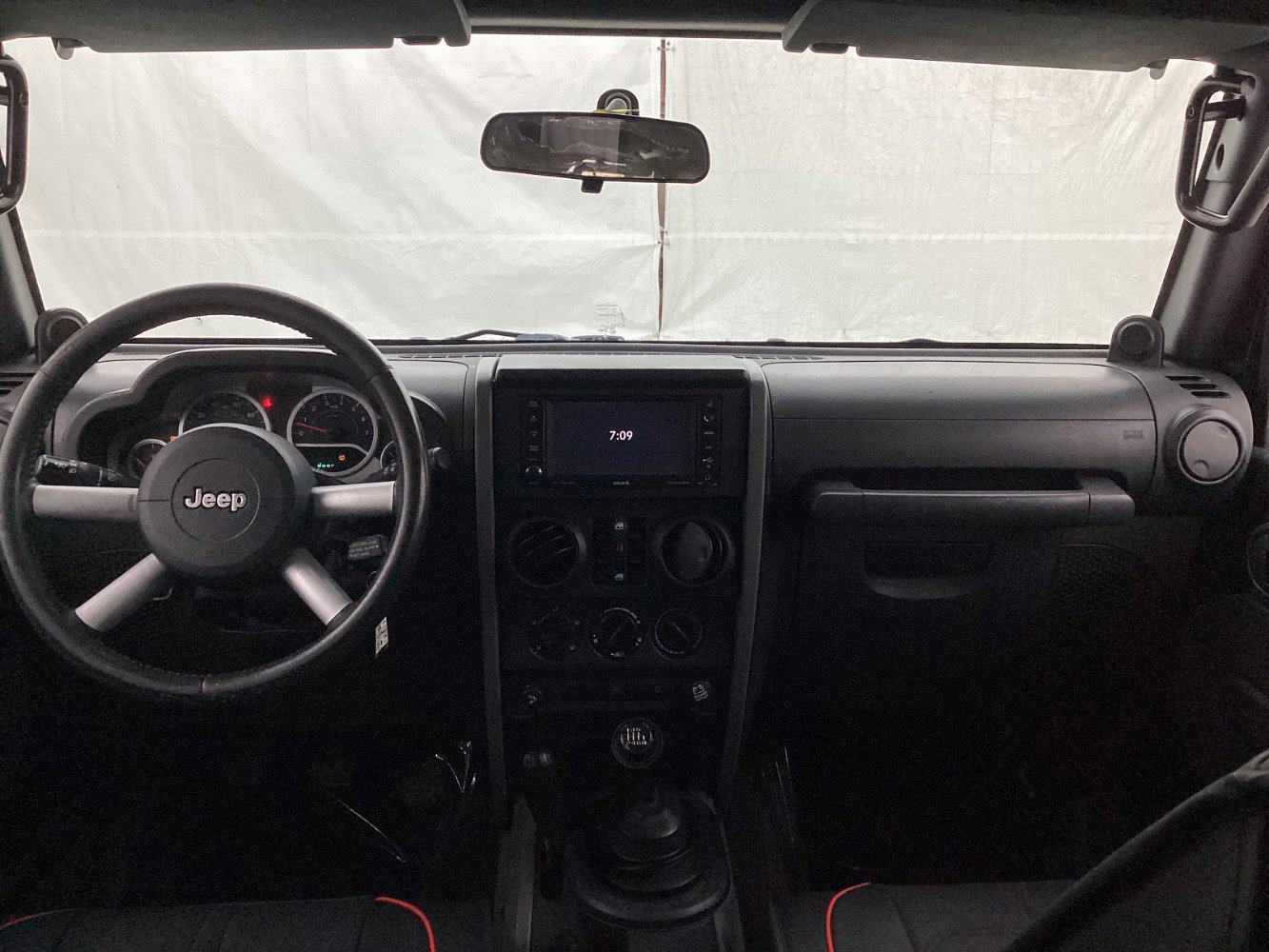 Used 2009 Jeep Wrangler Unlimited Sahara w/ Dual Top Group image 27