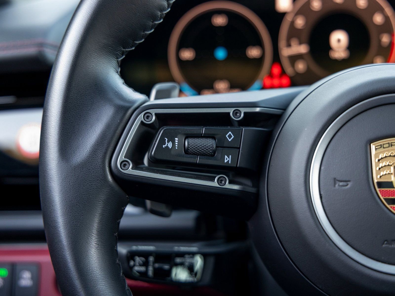 Certified 2024 Porsche Panamera image 31