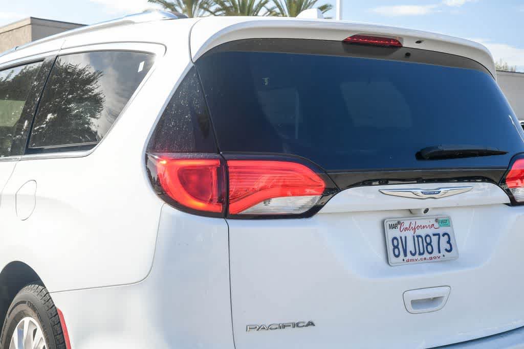 Used 2018 Chrysler Pacifica Touring-L Plus FWD image 6