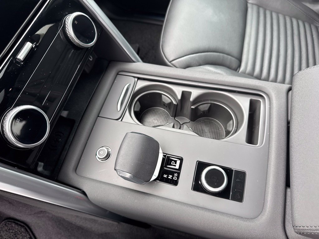 New 2026 Land Rover Discovery S AWD/4WD image 13