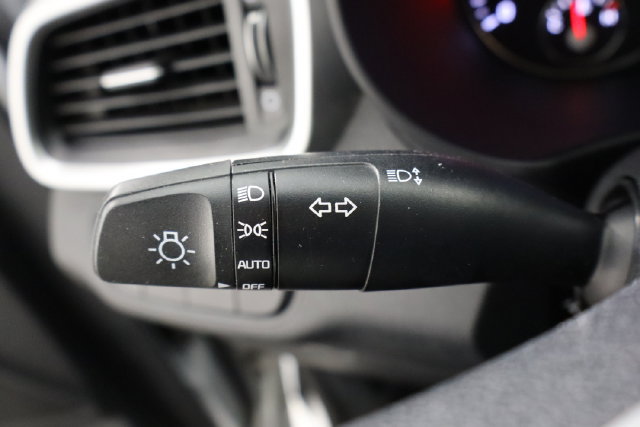 Used 2020 Kia Sorento LX AWD/4WD image 16