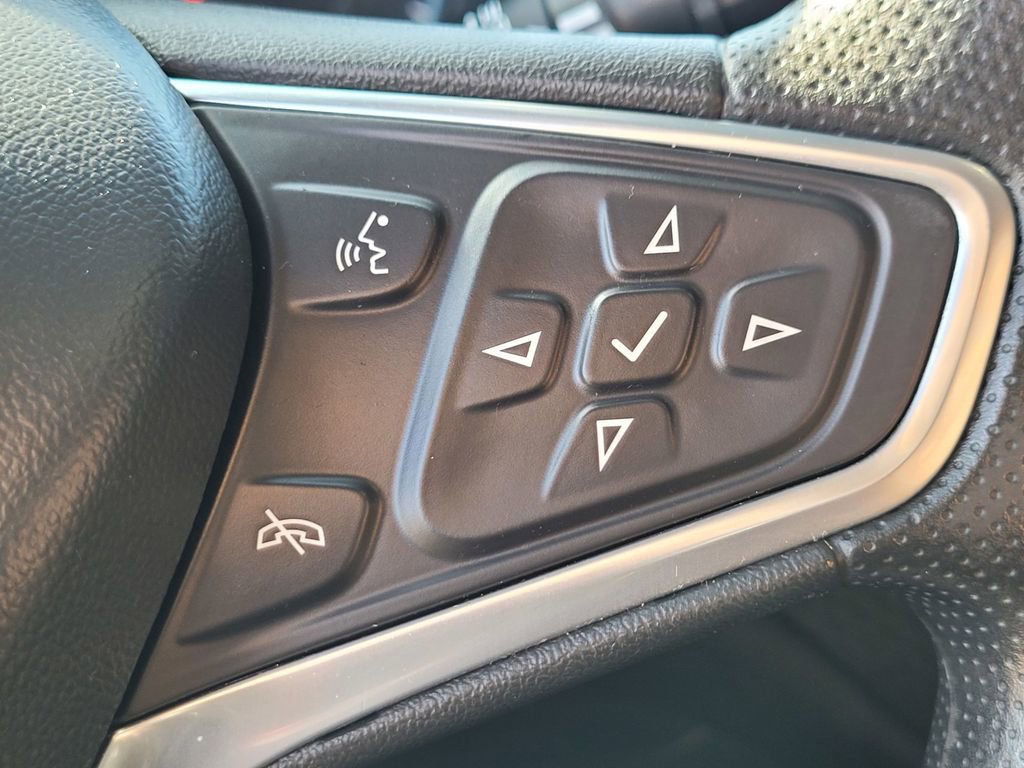 Used 2023 Chevrolet Malibu LT image 22