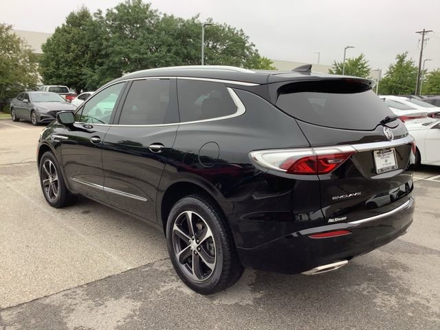 Used 2022 Buick Enclave Essence w/ Sport Touring Edition image 7