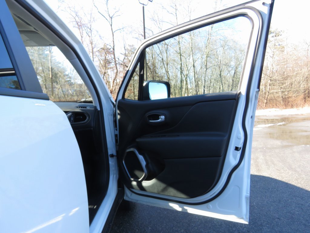 Used 2023 Jeep Renegade Latitude image 12