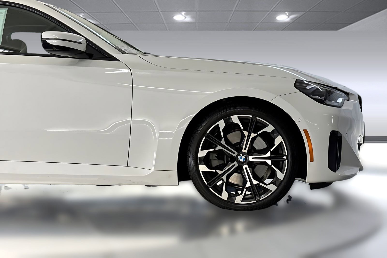 Used 2025 BMW 230i Coupe w/ Convenience Package RWD image 34