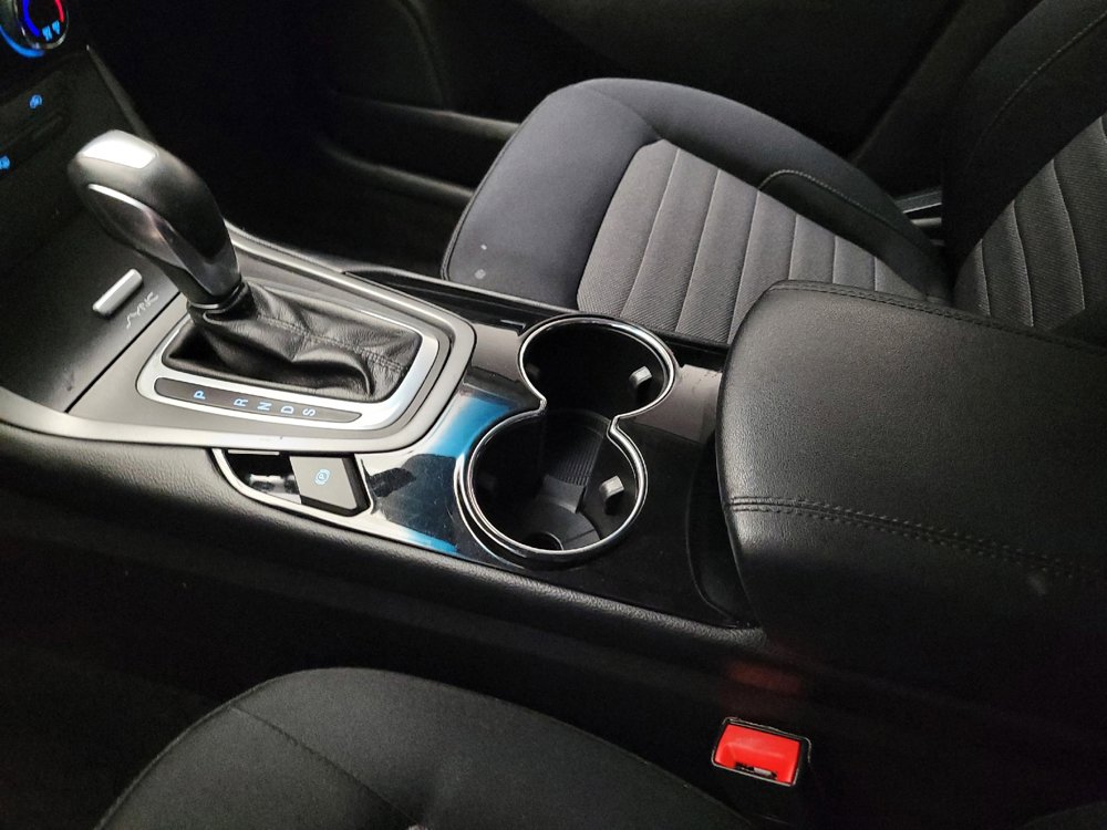 Used 2017 Ford Edge SE AWD/4WD image 26