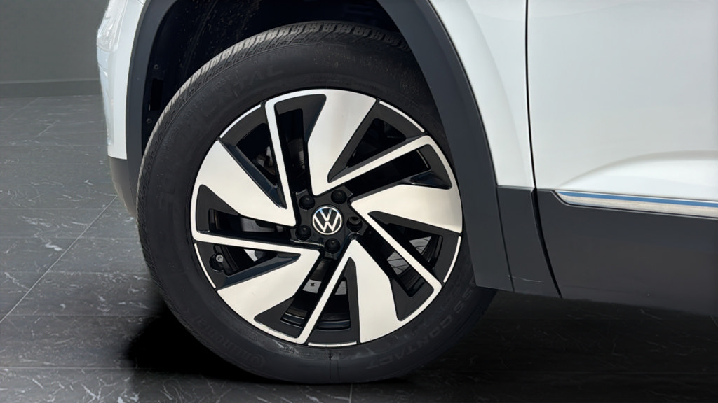Used 2024 Volkswagen Atlas SEL AWD/4WD image 37