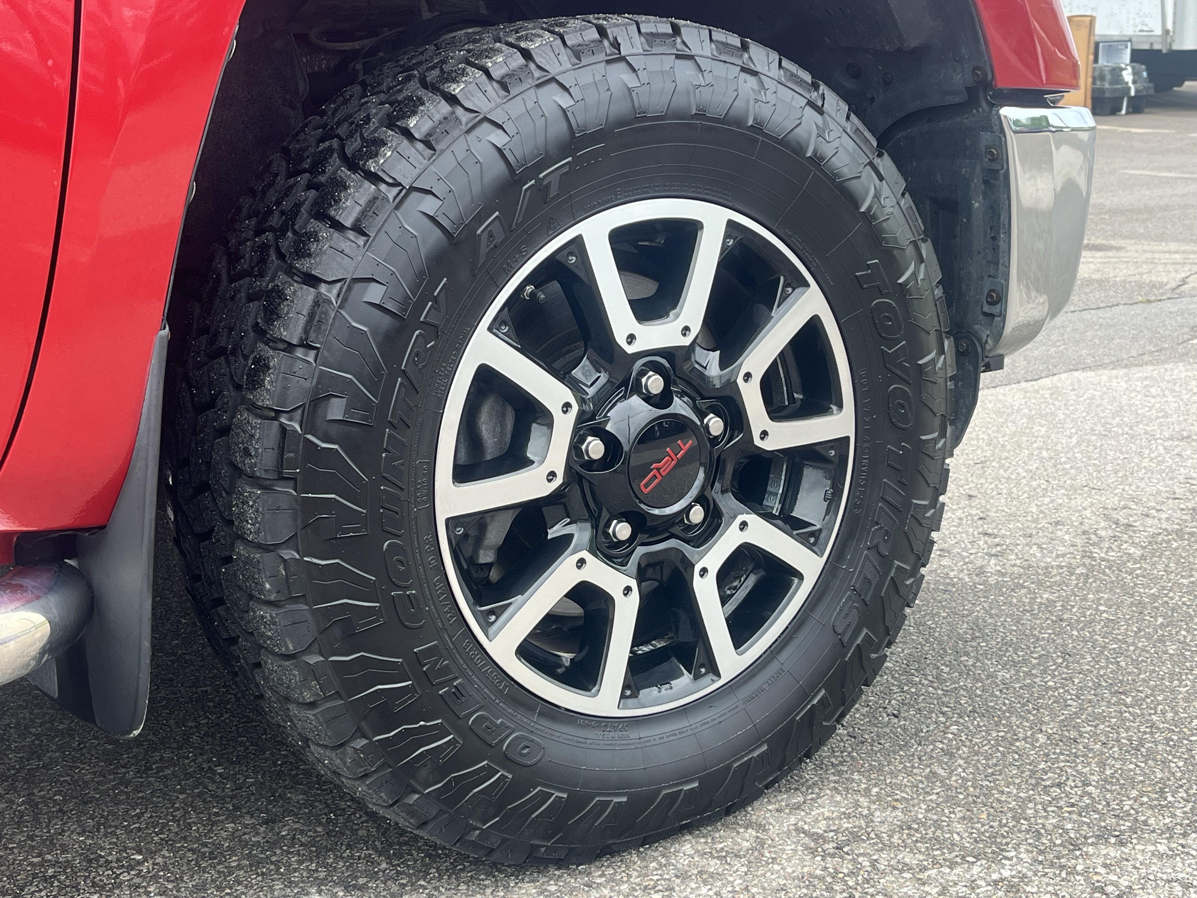 Used 2018 Toyota Tundra SR5 w/ TRD Off Road Package AWD/4WD image 9