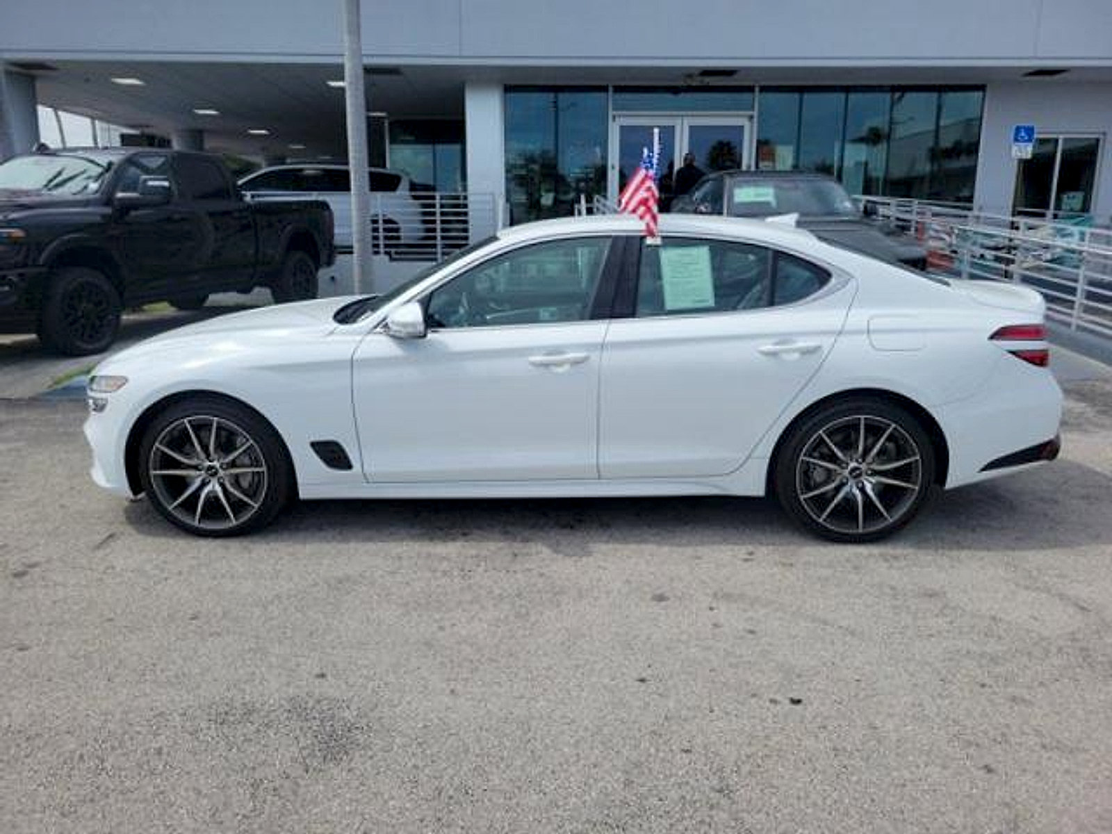 Used 2025 Genesis G70 2.5T RWD image 4