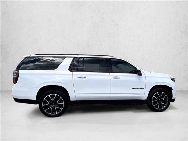 Used 2024 Chevrolet Suburban RST w/ Luxury Package RWD image 5