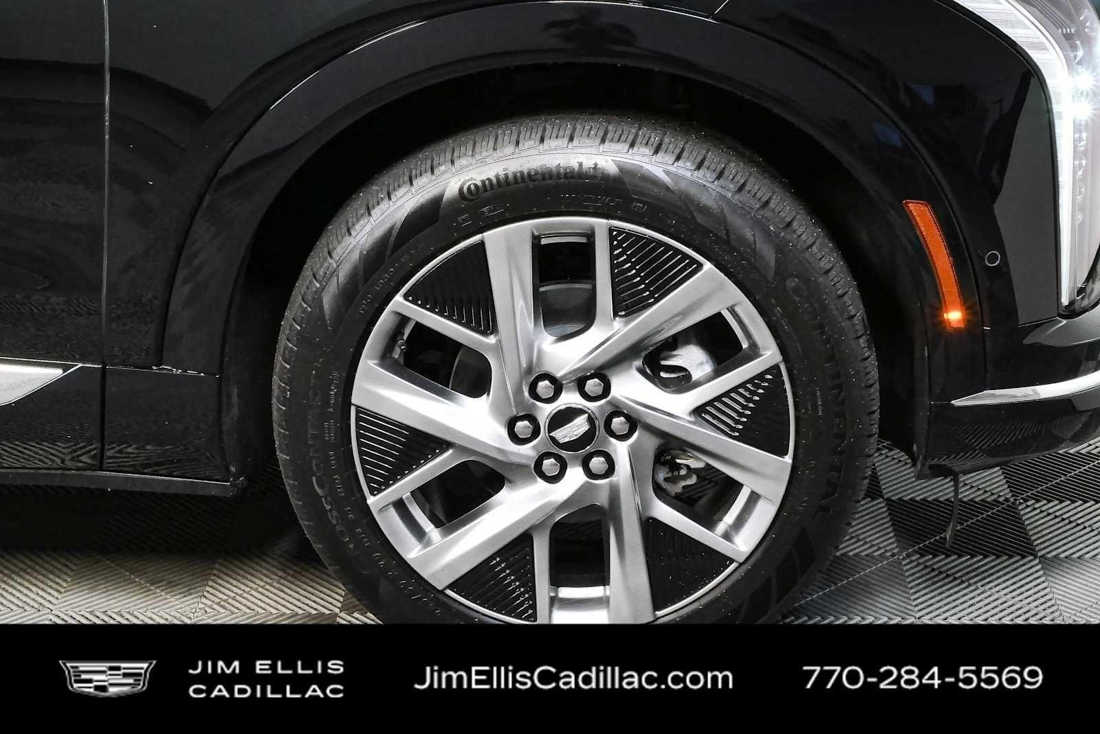 Used 2025 Cadillac Optiq Luxury 1 AWD/4WD image 38