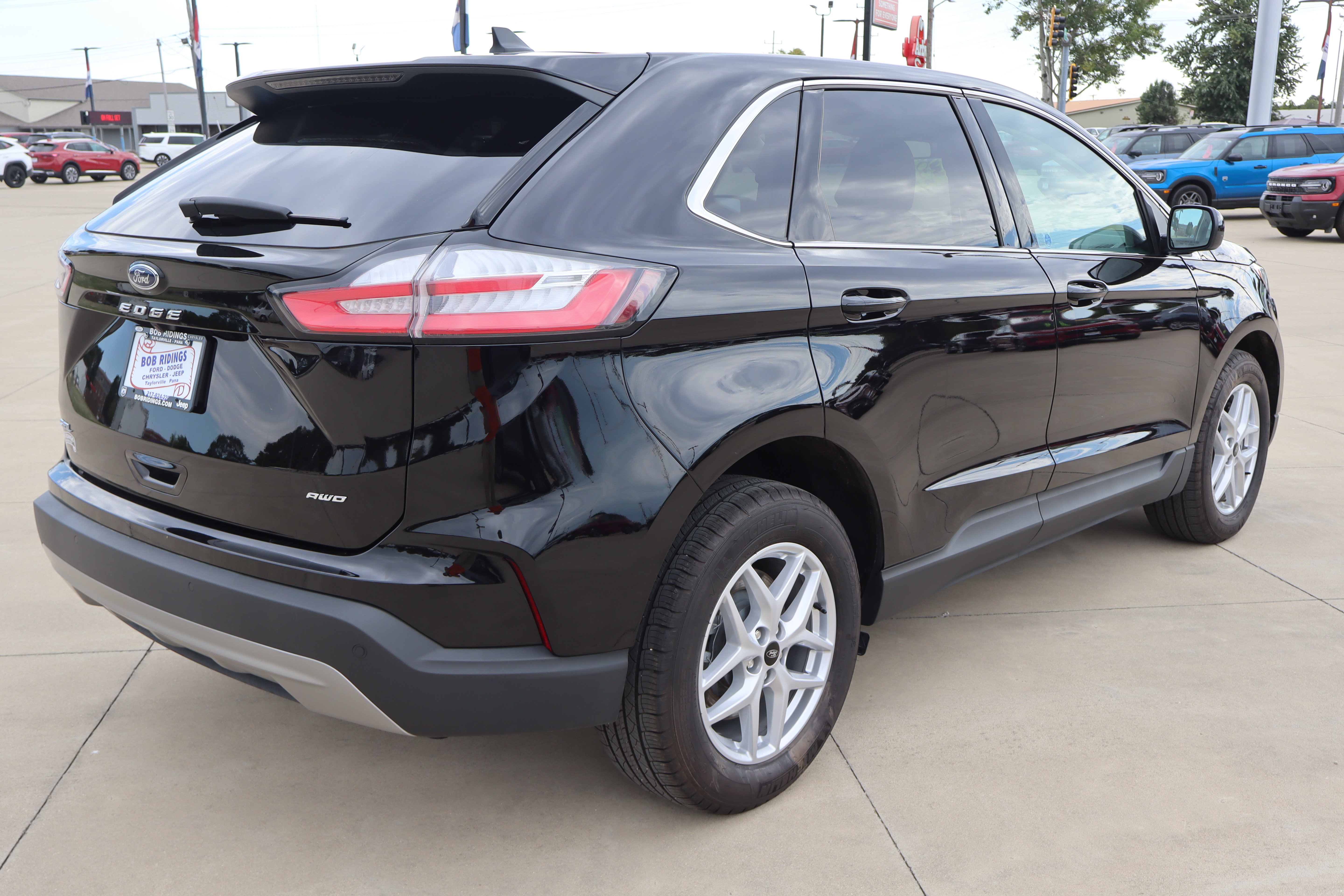 Used 2024 Ford Edge SEL w/ Convenience Package AWD/4WD image 6