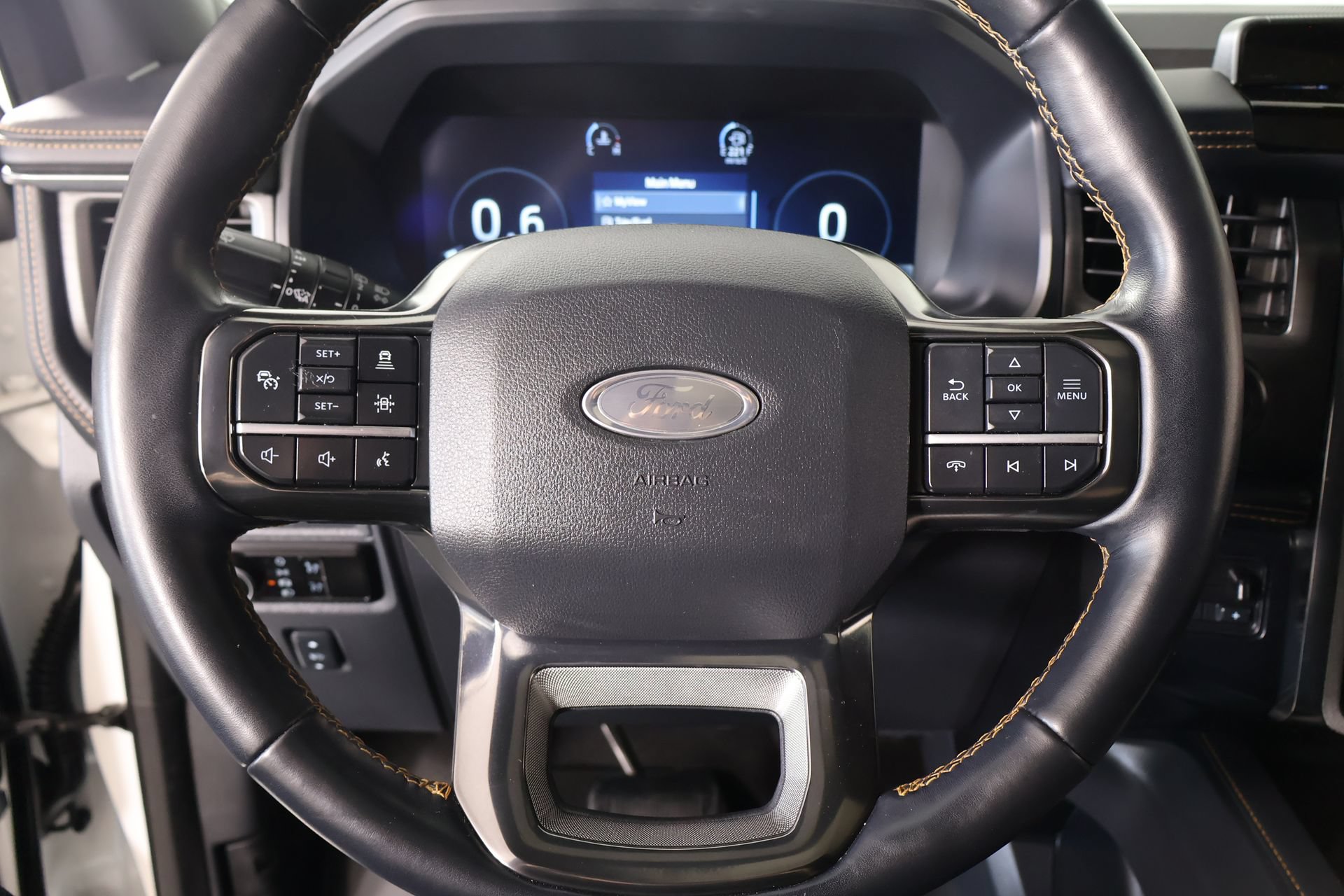 Used 2024 Ford Expedition Max Platinum AWD/4WD image 3