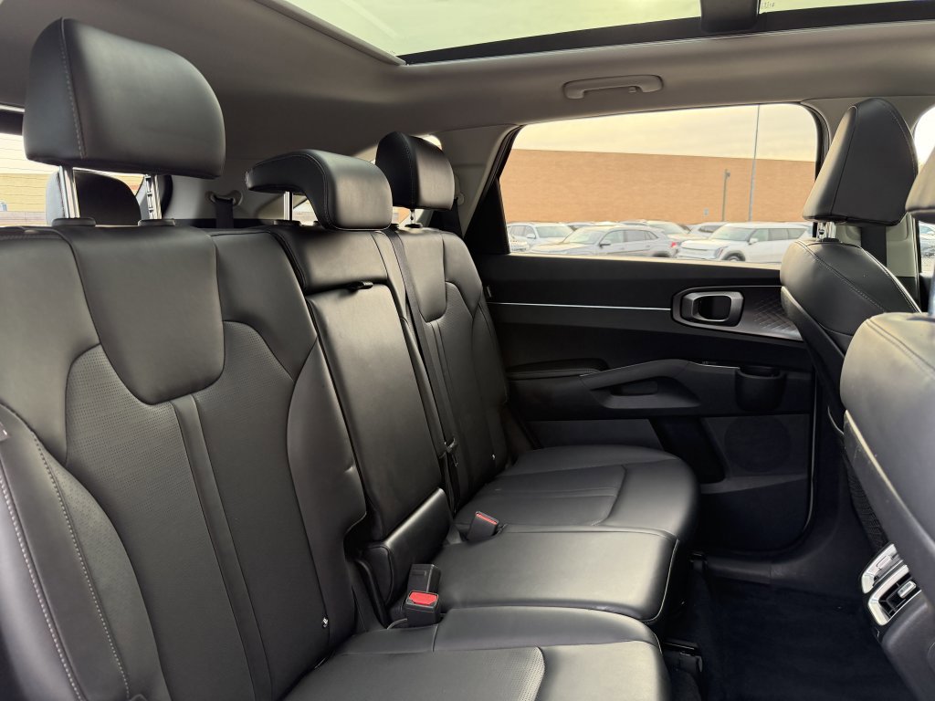 Used 2024 Kia Sorento S w/ Panoramic Sunroof Package image 40