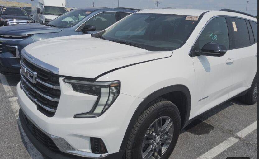 Used 2025 GMC Acadia Elevation FWD image 1