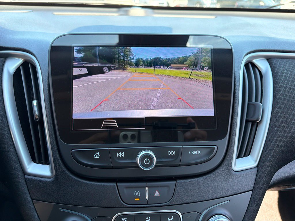 Used 2025 Chevrolet Malibu LT FWD image 15